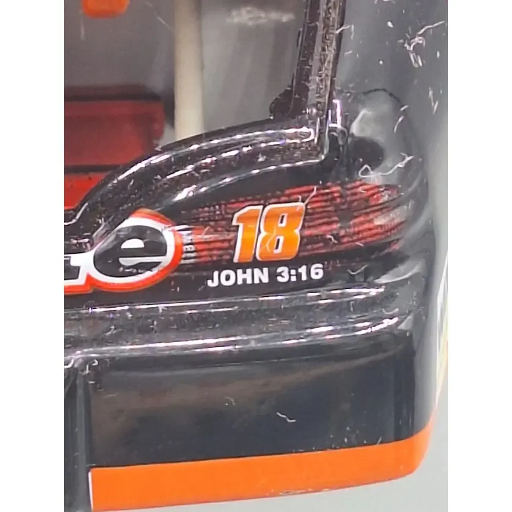 Bobby Labonte #18, 2001 Grand Prix. Interstate Batteries/Cal Ripkin Farewell.